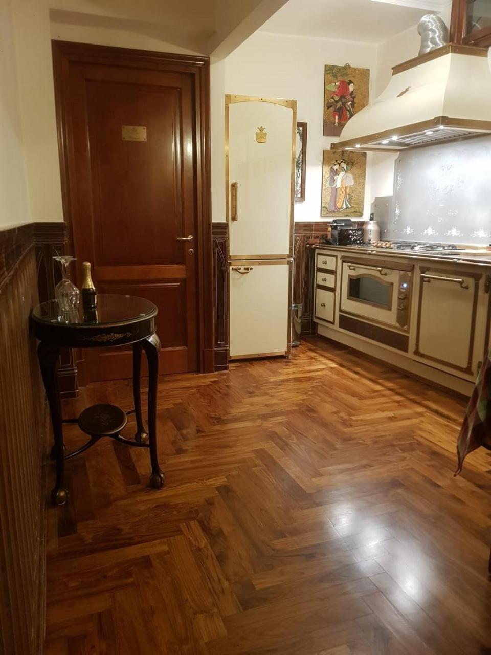 Maison d'hôtes Regal House Navigatori 23 Rome